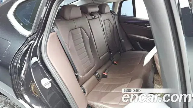 BMW X4 2020 — Şəkil 14/31