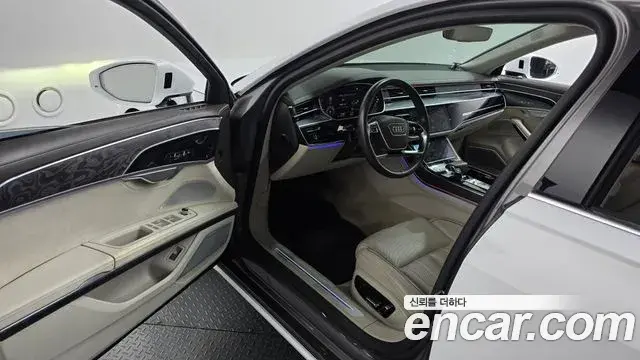 Audi A8 2018 — Şəkil 23/35