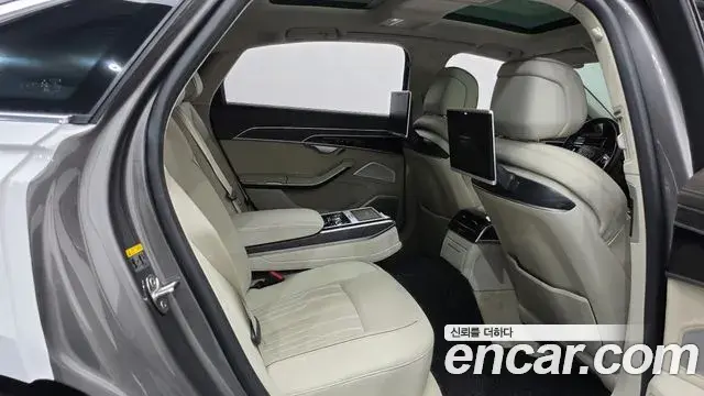 Audi A8 2018 — Şəkil 34/35