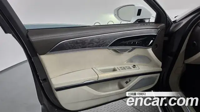 Audi A8 2018 — Şəkil 15/35