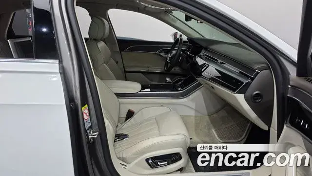 Audi A8 2018 — Şəkil 25/35