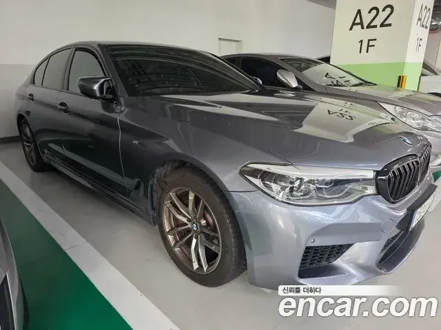 BMW 5 Series 2018 — Фото 10/10