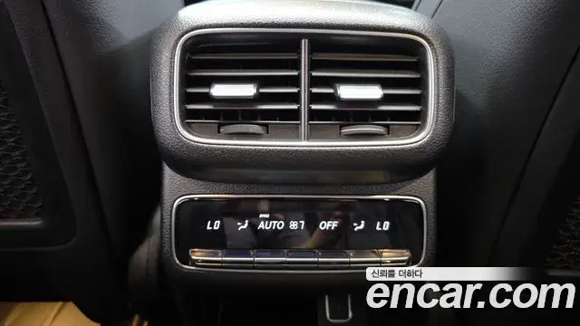 Mercedes-Benz GLE-Class 2021 — ფოტო 32/37