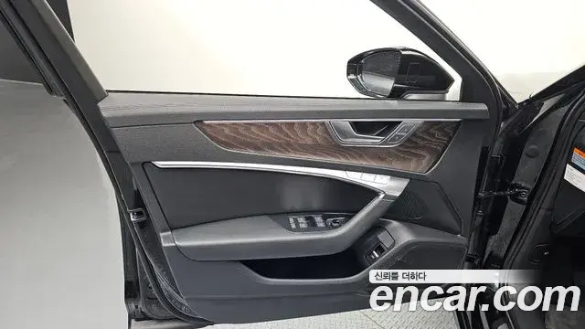 Audi A6 2020 — Photo 1/30