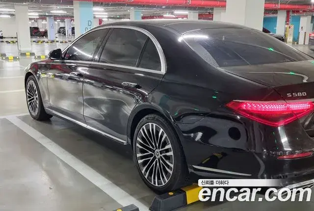Mercedes-Benz S-Class 2021 — Photo 4/16