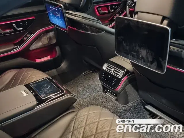 Mercedes-Benz S-Class 2021 — Photo 9/16