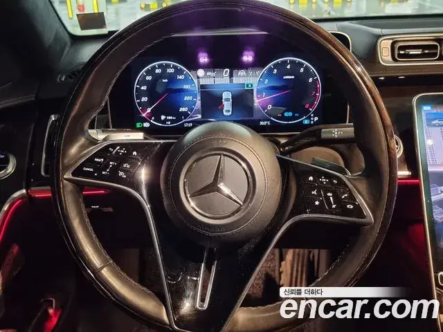 Mercedes-Benz S-Class 2021 — Photo 13/16