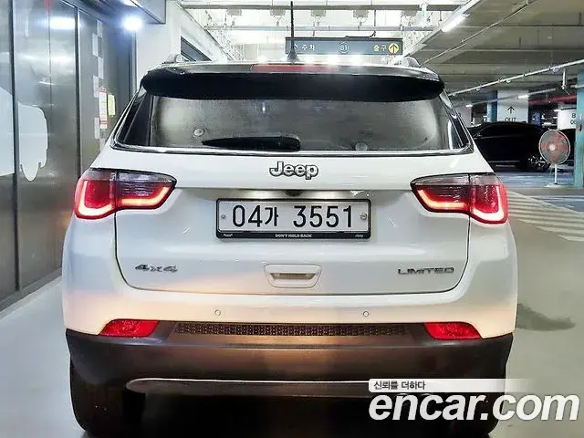 Jeep Compass 2019 — ფოტო 4/20
