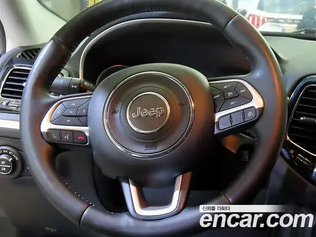 Jeep Compass 2019 — ფოტო 5/20