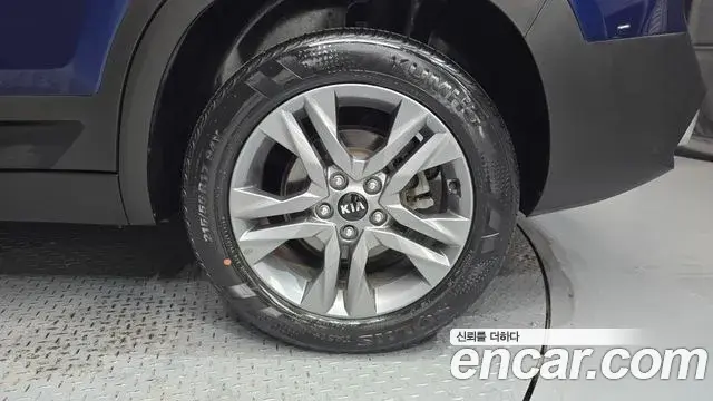 Kia Seltos 2019 — ფოტო 9/31