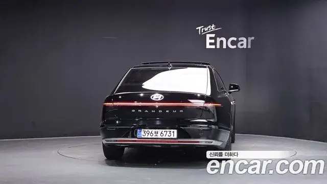Hyundai Grandeur Hybrid 2023 — Şəkil 32/37