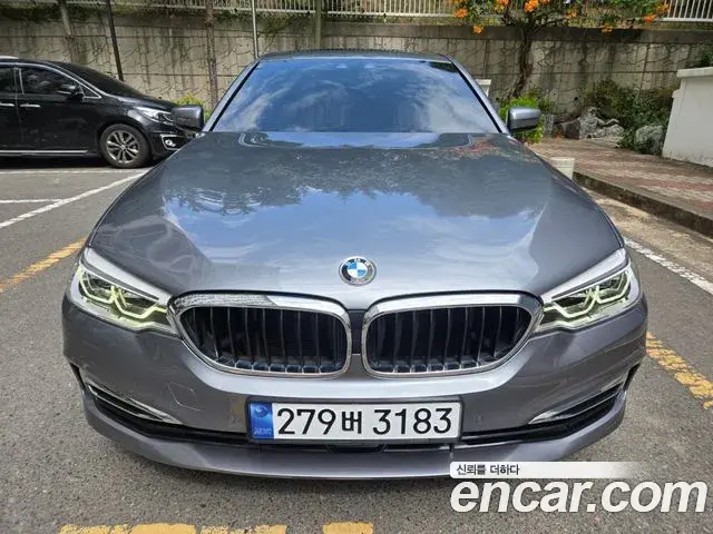 BMW 5 Series 2018 — Фото 1/19