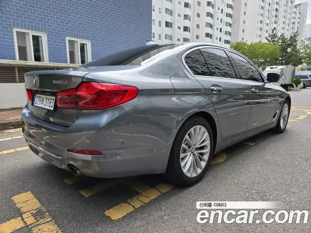 BMW 5 Series 2018 — Фото 3/19