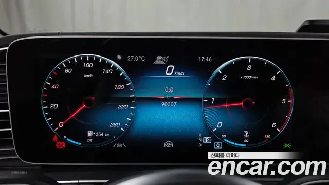 Mercedes-Benz GLE-Class 2021 — ფოტო 3/34