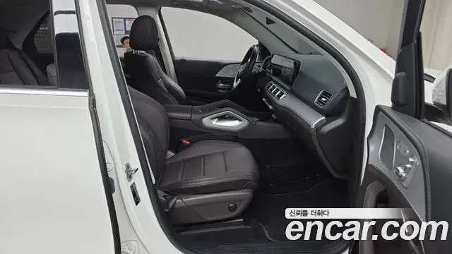Mercedes-Benz GLE-Class 2021 — ფოტო 31/34