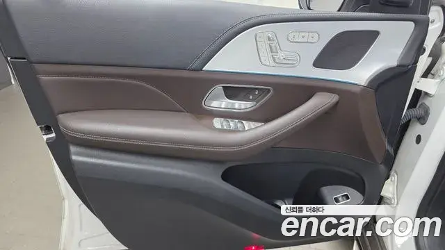 Mercedes-Benz GLE-Class 2021 — ფოტო 18/34