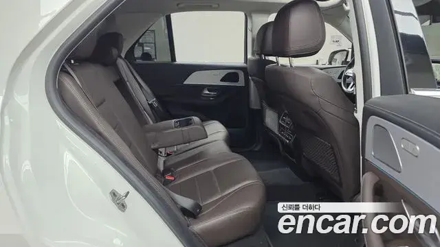 Mercedes-Benz GLE-Class 2021 — ფოტო 13/34