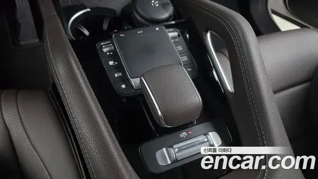 Mercedes-Benz GLE-Class 2021 — ფოტო 33/34