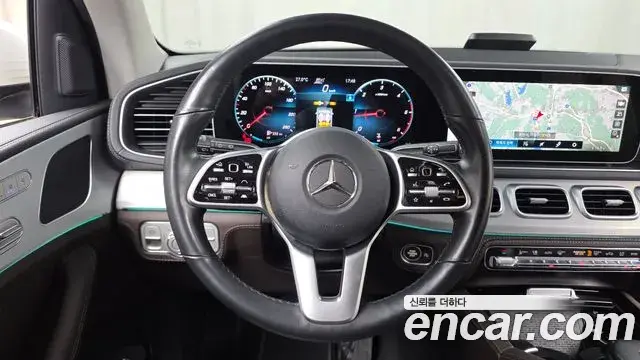 Mercedes-Benz GLE-Class 2021 — ფოტო 28/34