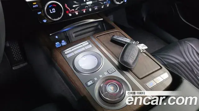 Genesis G80 2020 — ფოტო 14/34
