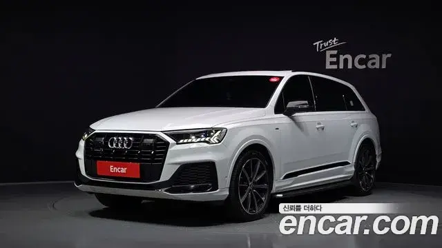Audi Q7 2021 — Фото 1/20