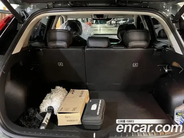 Kia Niro 2025 — Şəkil 18/19
