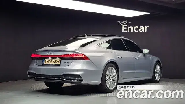 Audi A7 2021 — Фото 2/20