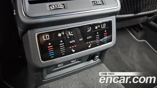 Audi A7 2021 — Фото 18/20