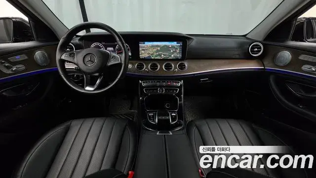 Mercedes-Benz E-Class 2018 — Photo 19/20