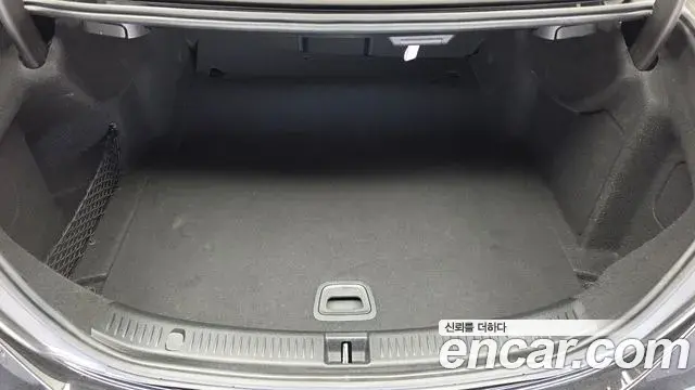 Mercedes-Benz E-Class 2018 — Photo 4/20