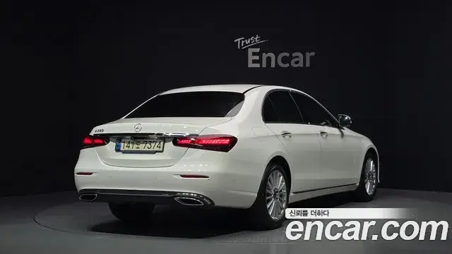 Mercedes-Benz E-Class 2021 — Photo 2/20