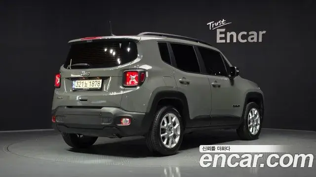 Jeep Renegade 2022 — Şəkil 22/32