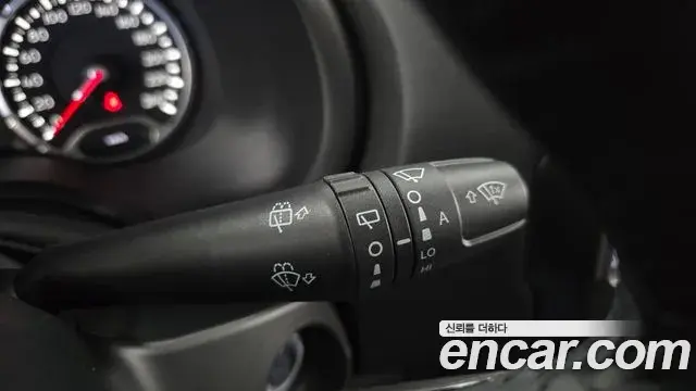 Jeep Renegade 2022 — Şəkil 11/32
