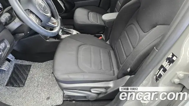 Jeep Renegade 2022 — Şəkil 12/32