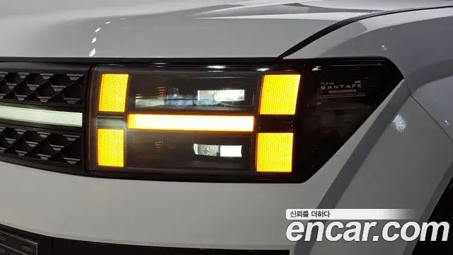 Hyundai Santa Fe 2023 — Photo 30/34