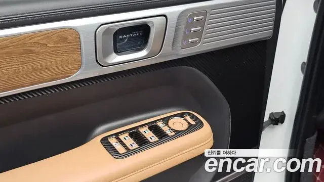 Hyundai Santa Fe 2023 — Photo 2/34