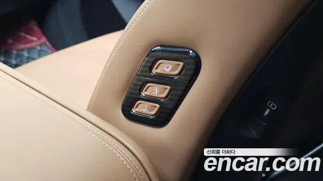 Hyundai Santa Fe 2023 — Photo 24/34