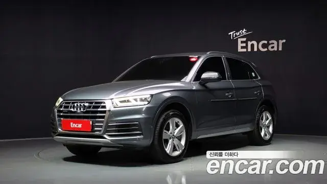 Audi Q5 2020 — Фото 1/20