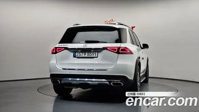 Mercedes-Benz GLE-Class 2022 — Photo 12/20