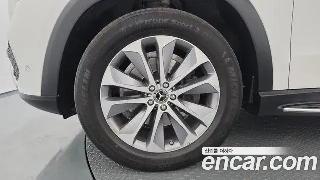 Mercedes-Benz GLE-Class 2022 — Photo 18/20