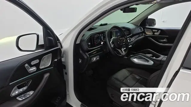 Mercedes-Benz GLE-Class 2022 — Photo 5/20