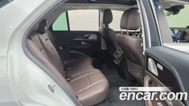 Mercedes-Benz GLE-Class 2022 — Photo 1/20