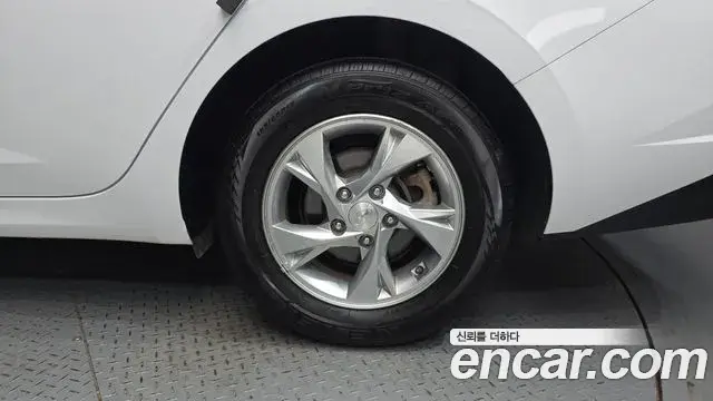 Hyundai The New Avante Hybrid 2022 — Şəkil 20/30