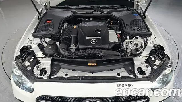 Mercedes-Benz E-Class 2022 — Фото 6/20