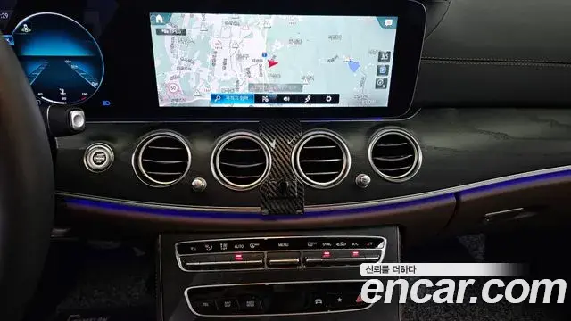 Mercedes-Benz E-Class 2022 — Фото 13/20