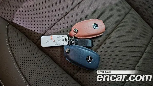 Mercedes-Benz E-Class 2022 — Фото 17/20