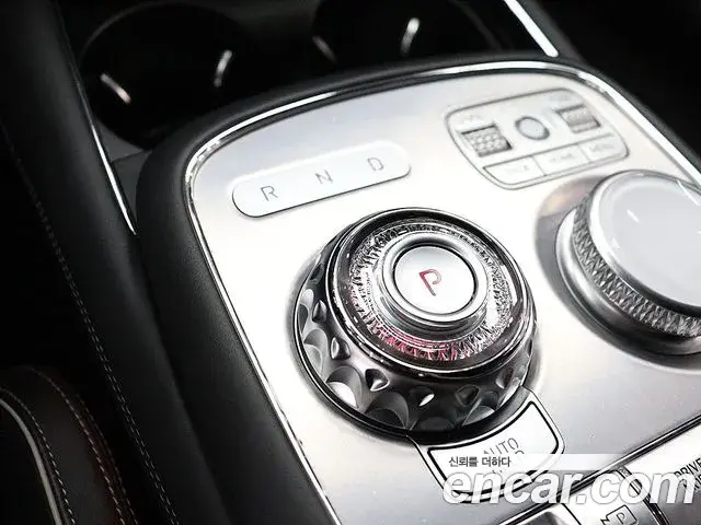 Genesis G90 2022 — ფოტო 14/20