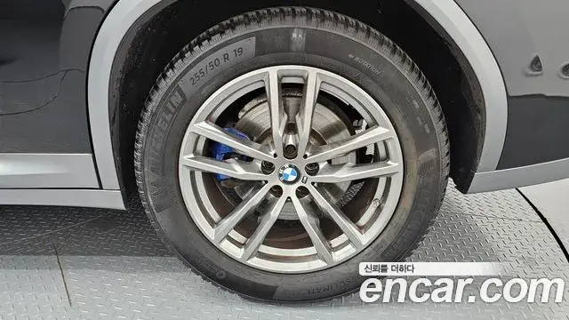 BMW X4 2021 — ფოტო 8/31