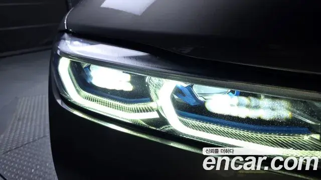 BMW 7 Series 2019 — Photo 23/35