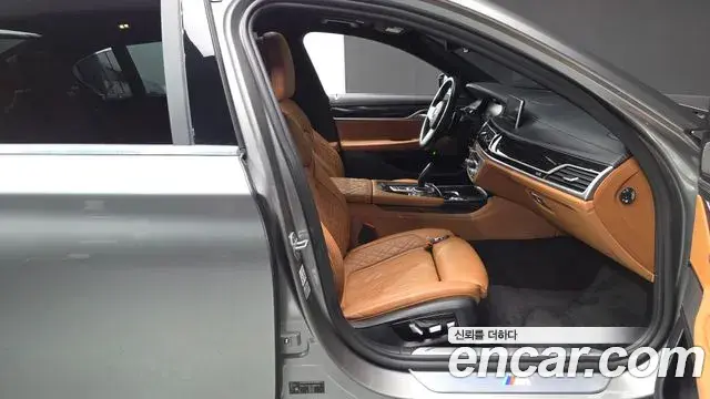 BMW 7 Series 2019 — Photo 8/35